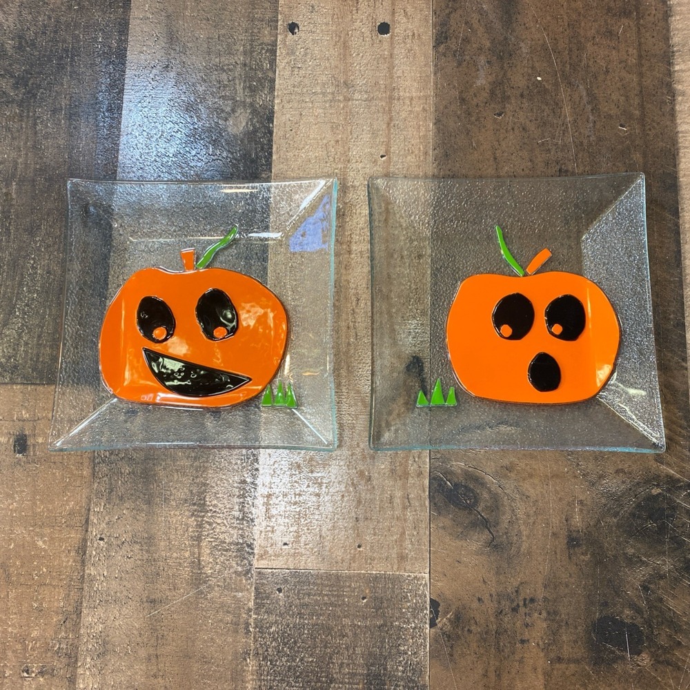 Crate & Barrel Dessert Plates Pumpkins Tag Halloween Square Glass 6x6" Set Of 2
